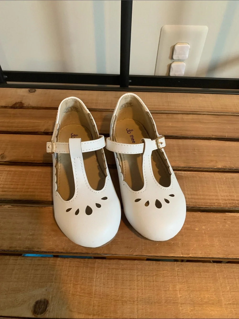 Girls white leather slip ons